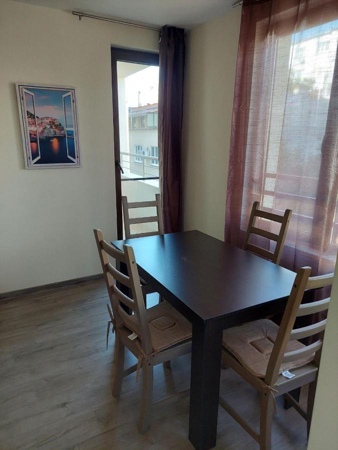за гости делукс Burgas City